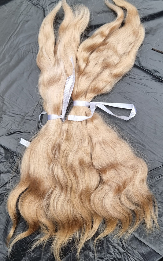 Slight wave Golden blonde